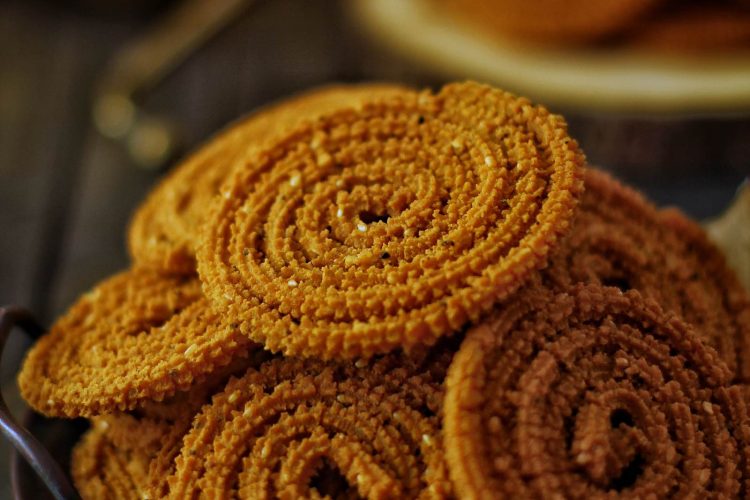 Chakli / Murukku (चकली / मुरुक्कू)