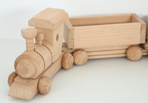 Wooden Train Set – लकड़ी की रेलगाड़ी